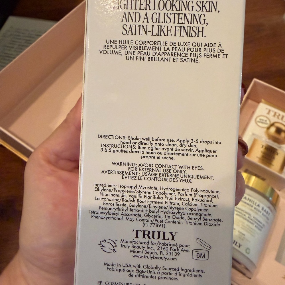 TRULY Vanilla Baby Shimmer Body Butter and Luxury Body Oil Set - Picture 12 of 14